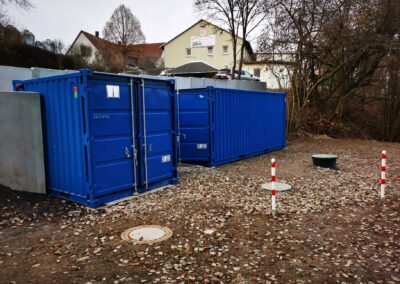 Die Container der Flotationsanlage der AGD Dorfilm