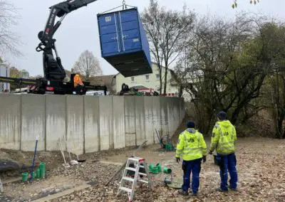 Container versetzen für die Flotationsanlage der AGD Dorfilm