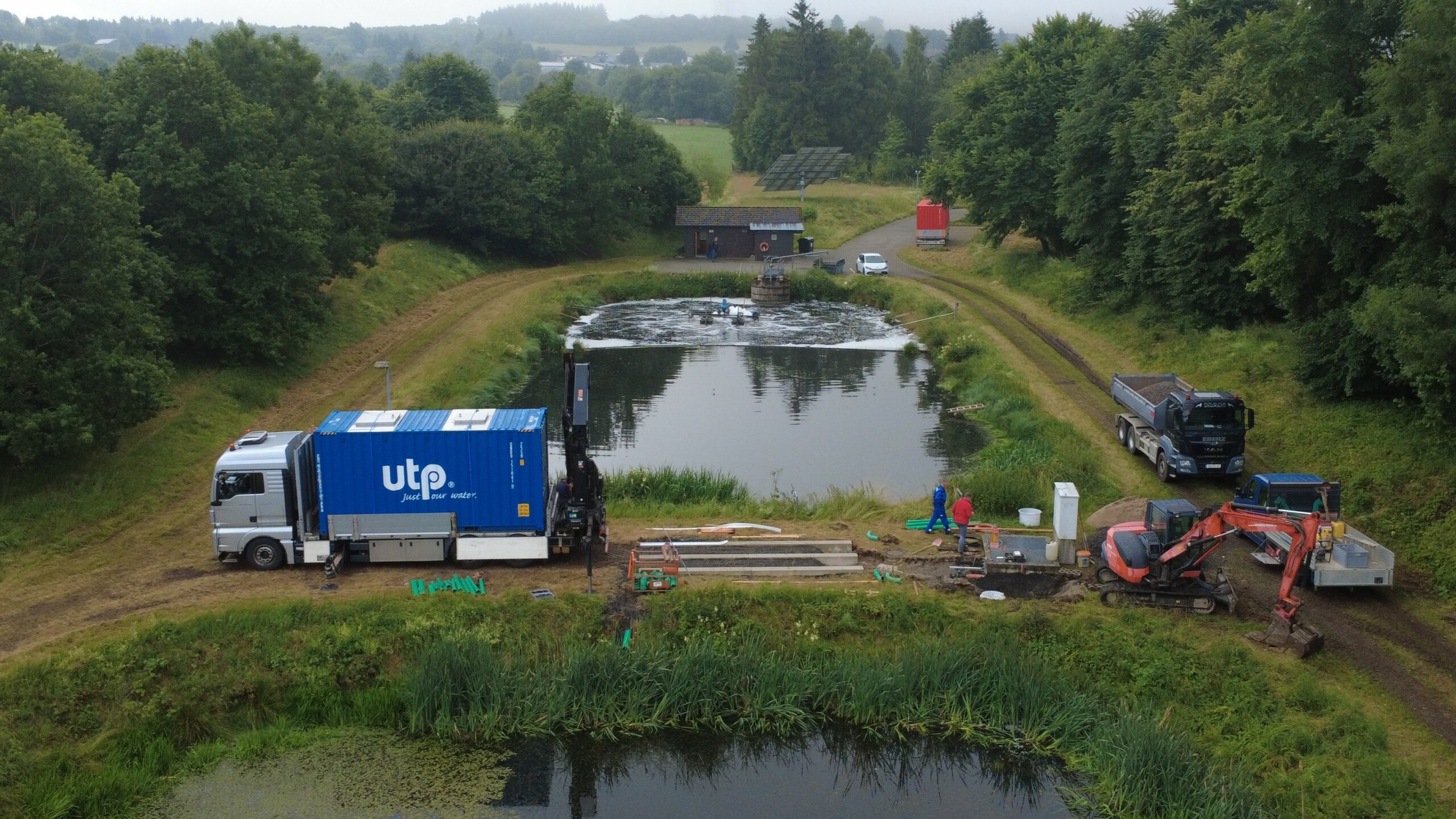 Container versetzen für die Flotationsanlage der AGD Dorfilm